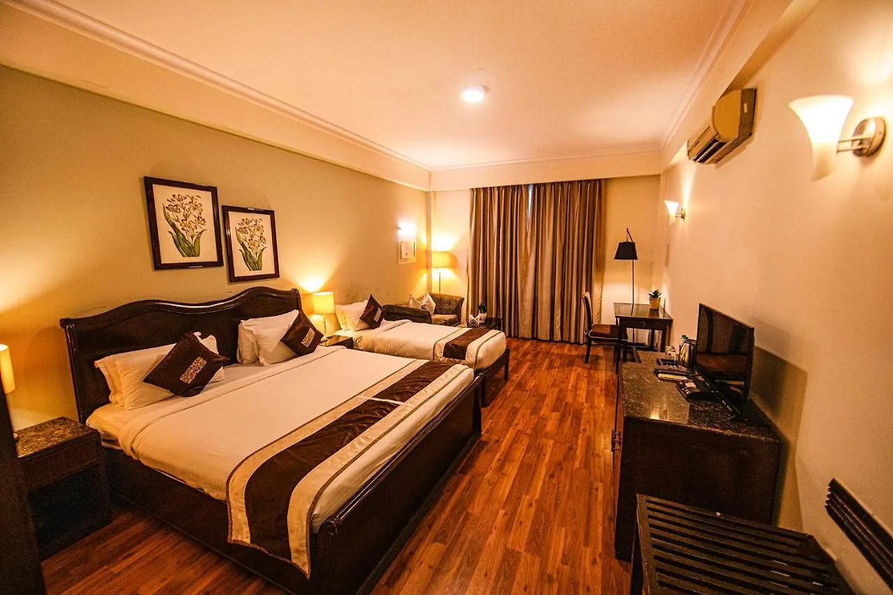 Fabhotel Prime Luxera Gurgaon 3*,