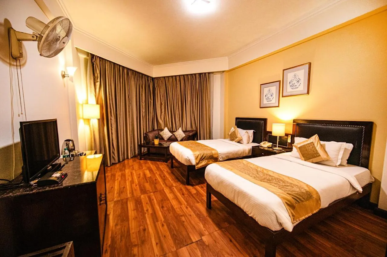 Fabhotel Prime Luxera Gurgaon 3*,  India