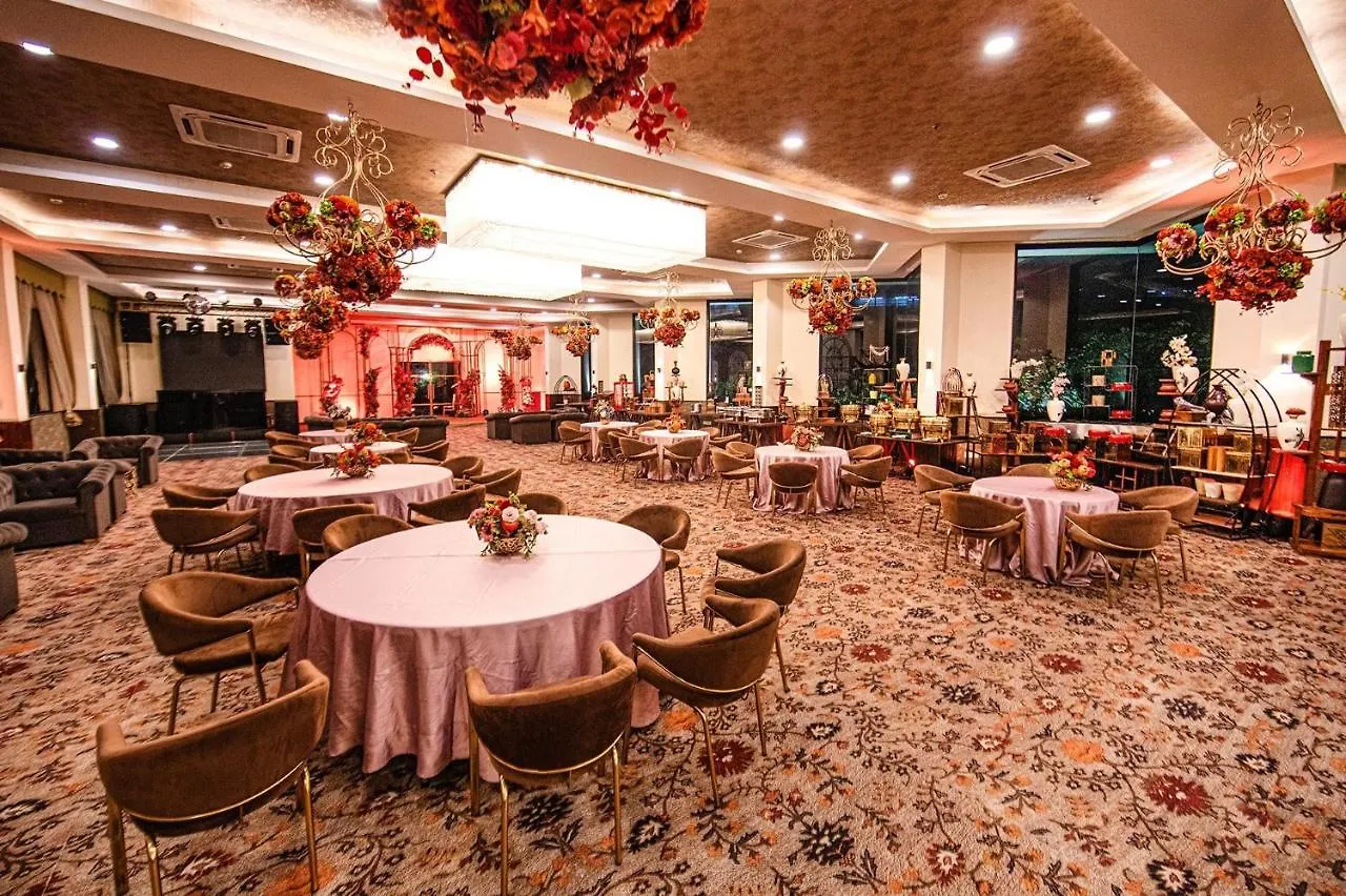 Fabhotel Prime Luxera Gurgaon India